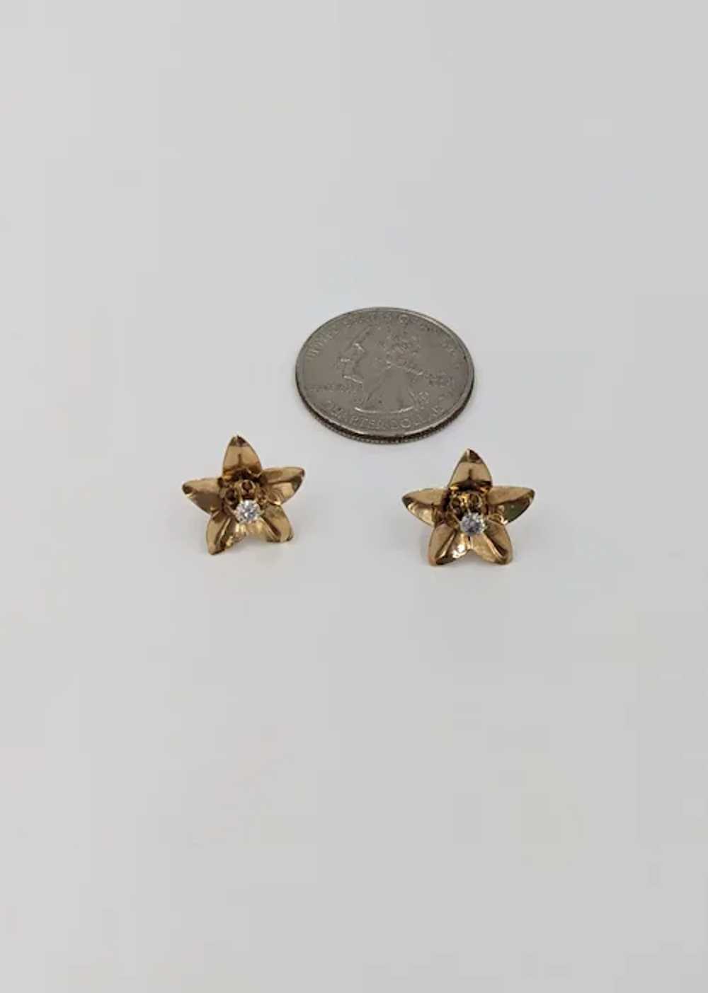 14K Yellow Gold Mid Century Pierced Flower Earrin… - image 9