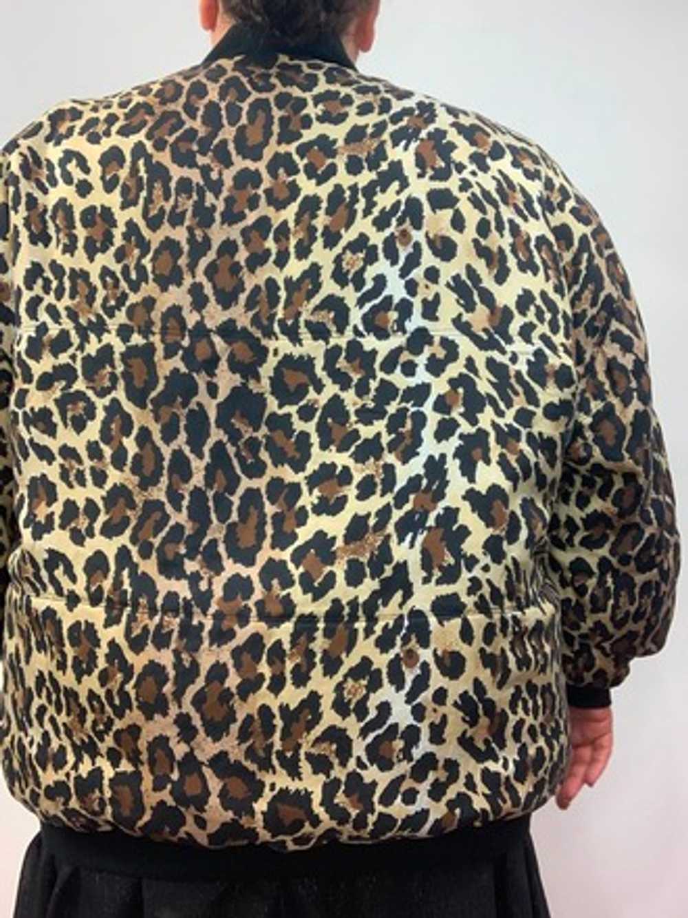 100% Silk Leopard Print Vintage Jacket - image 3