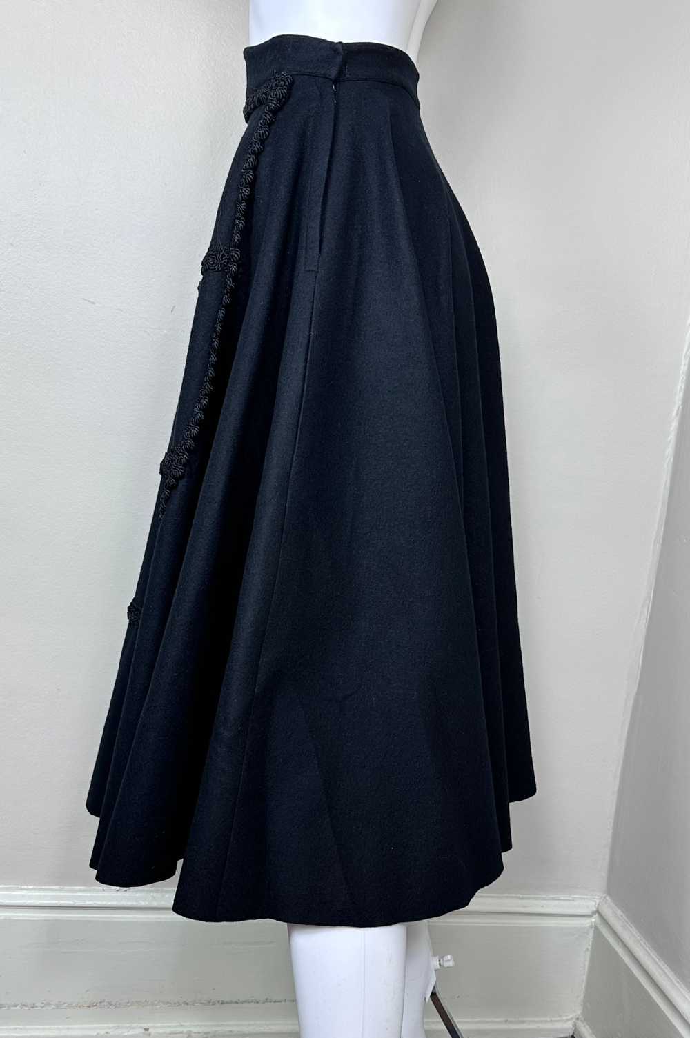 1950s Black Felt Circle Skirt, Embellished, Size … - image 5