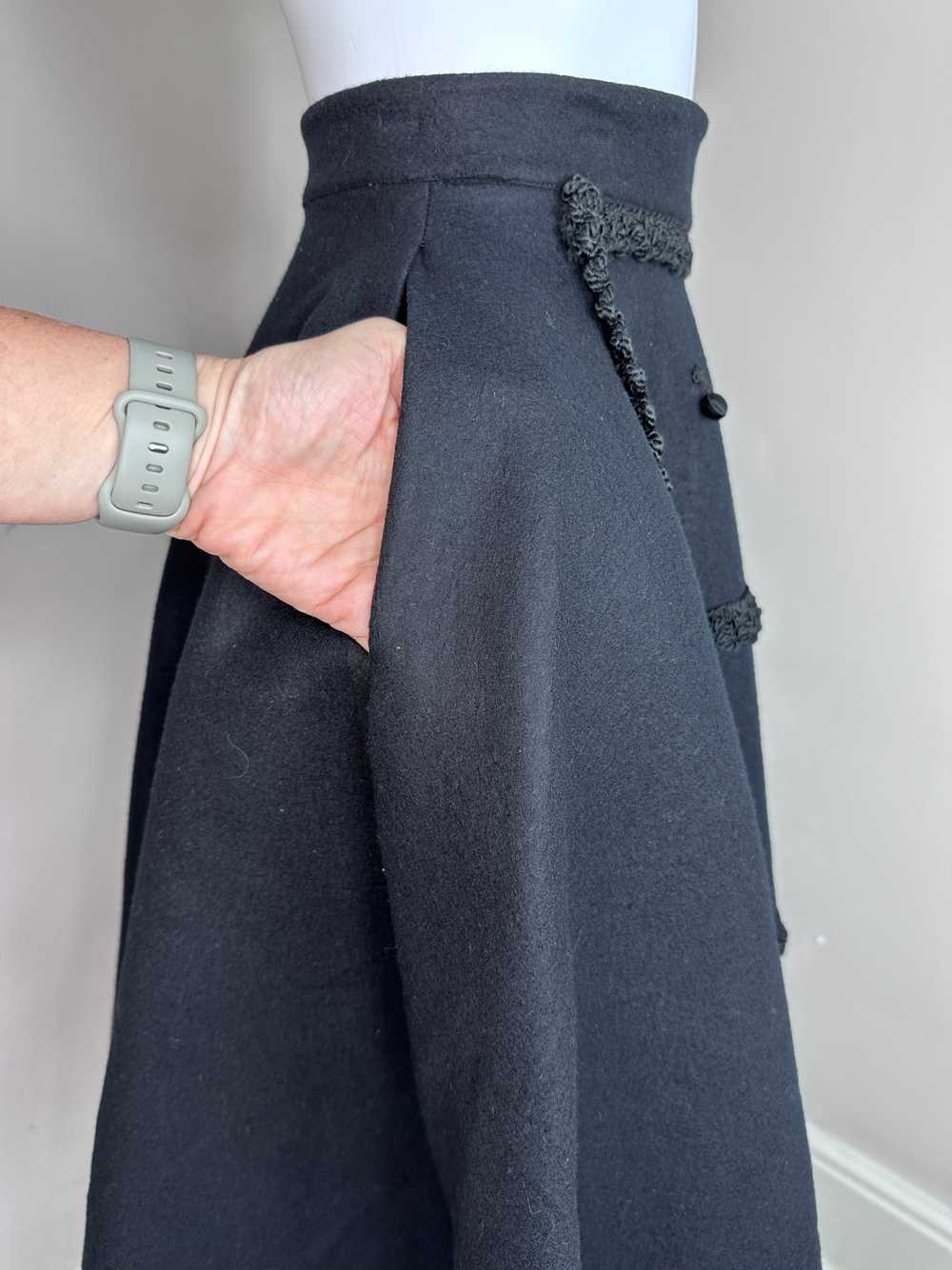 1950s Black Felt Circle Skirt, Embellished, Size … - image 6