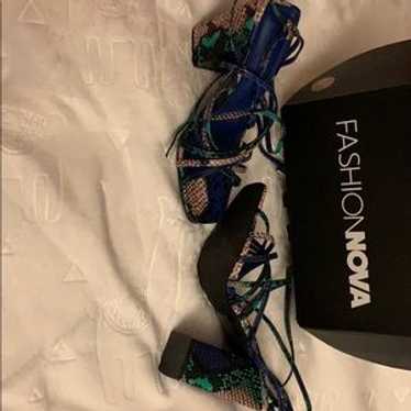 Size 8 Block Heel Snake Skin Multi-Color Pattern - image 1