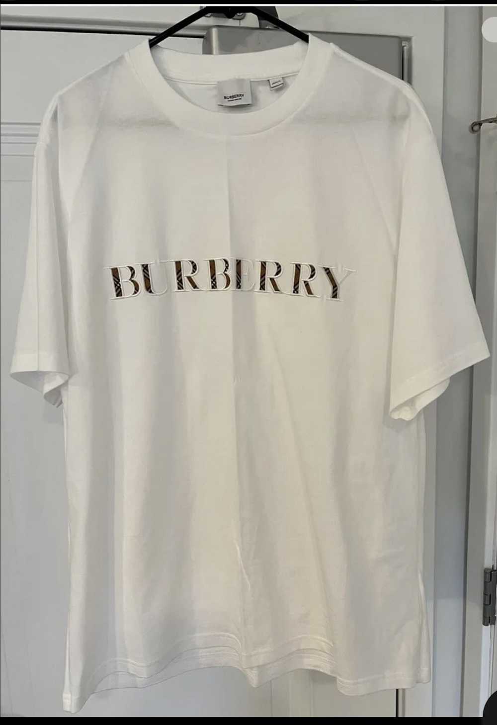 Burberry Burberry t shirt dry clean no stains wor… - image 1