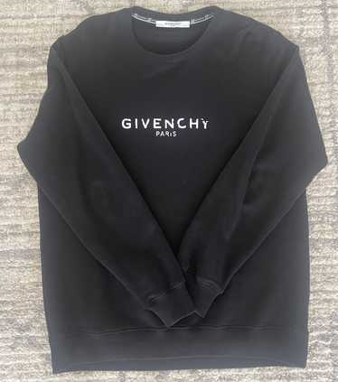 Givenchy sweatshirt with metallic details worn by Cane Tejada
