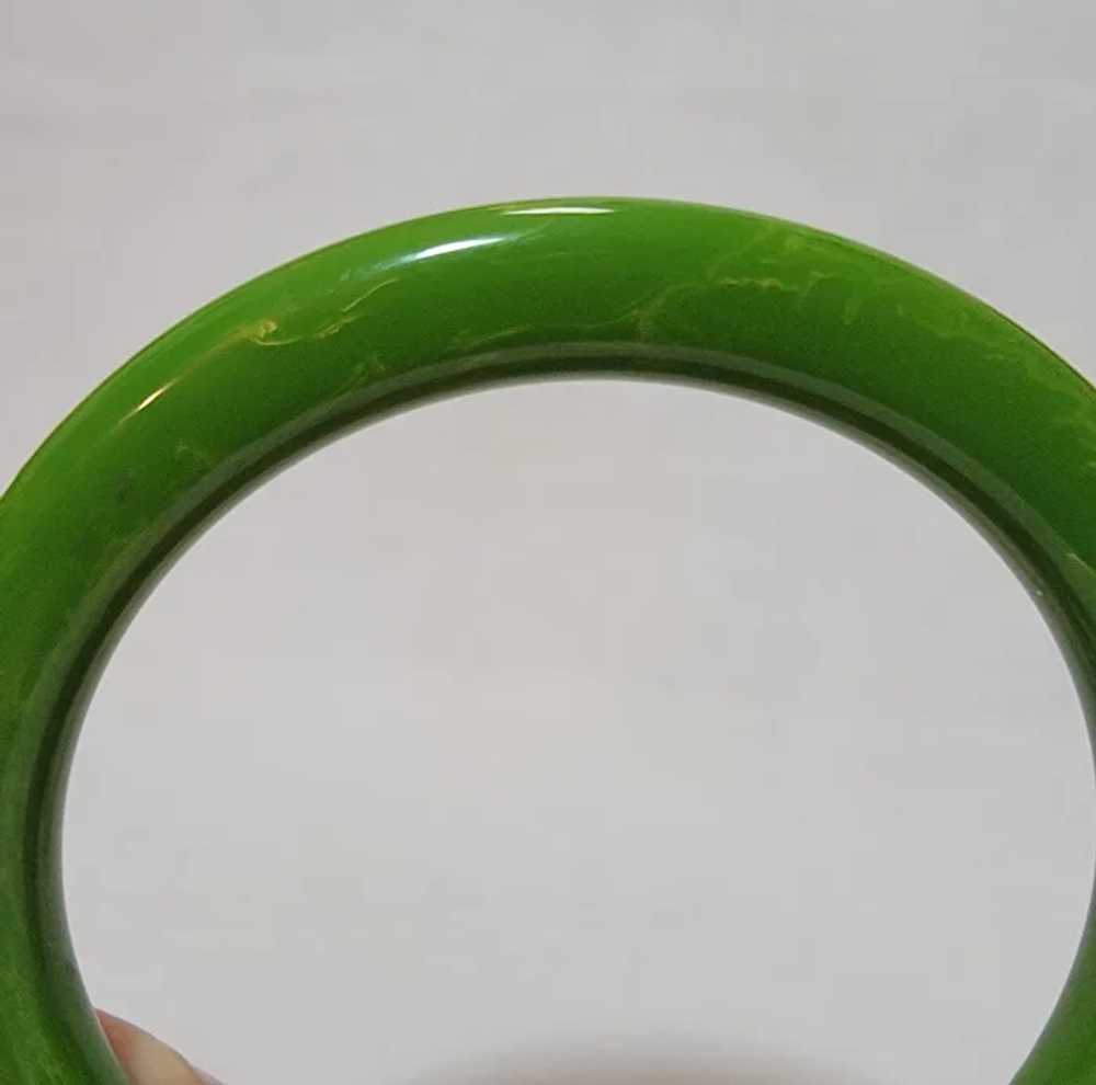 Vintage plastic bangle bracelet, green with sligh… - image 12