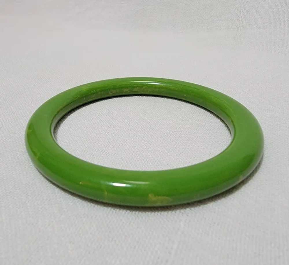 Vintage plastic bangle bracelet, green with sligh… - image 7