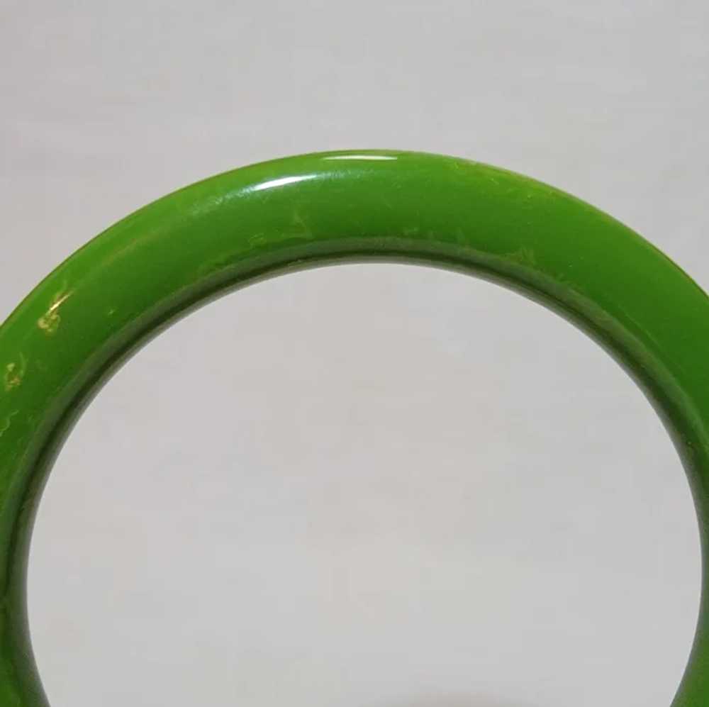 Vintage plastic bangle bracelet, green with sligh… - image 8