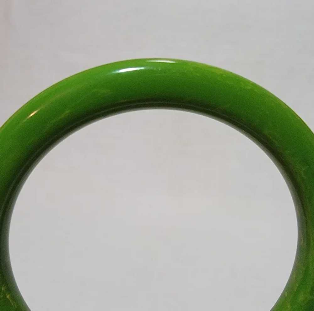 Vintage plastic bangle bracelet, green with sligh… - image 9