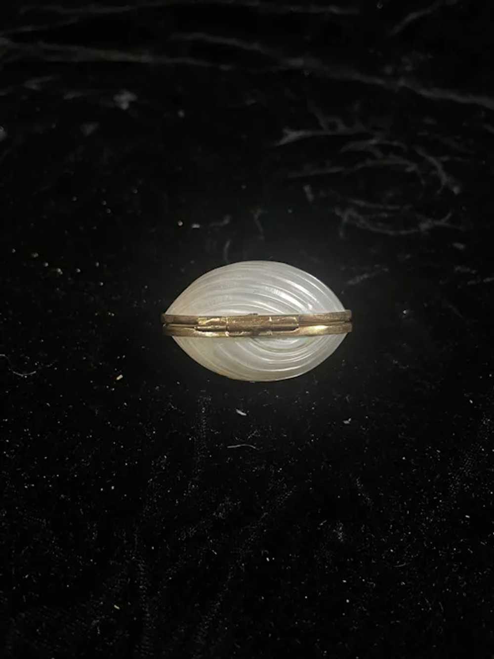 Vintage Small Shell Coin Purse - image 3