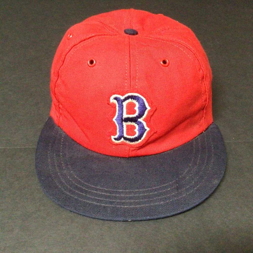 The Unbranded Brand Vintage Boston Red Sox Fitted… - image 1