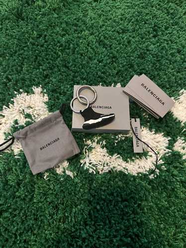 Louis Vuitton's SS19 debut, Off-White x Nike, Balenciaga Keychain