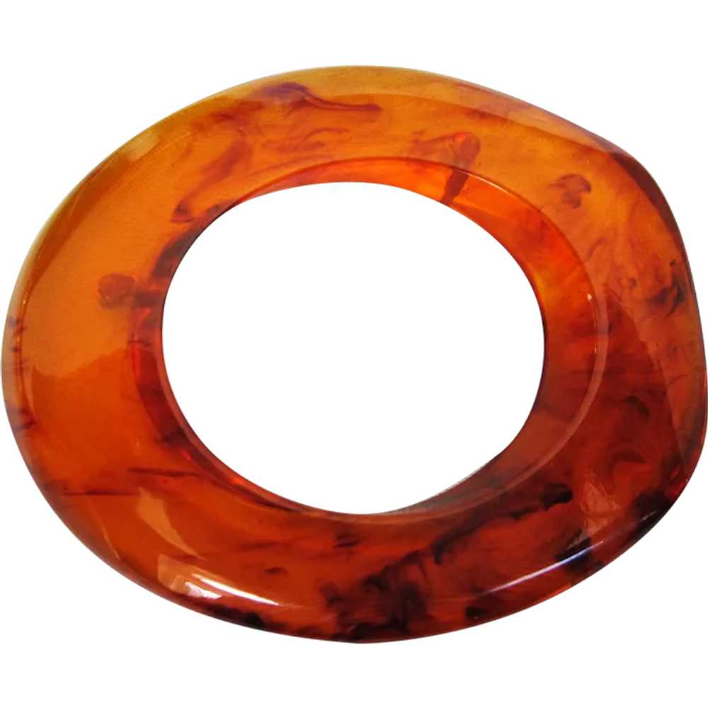 Vintage Lucite Faux Amber Modernist Large Brooch - image 1