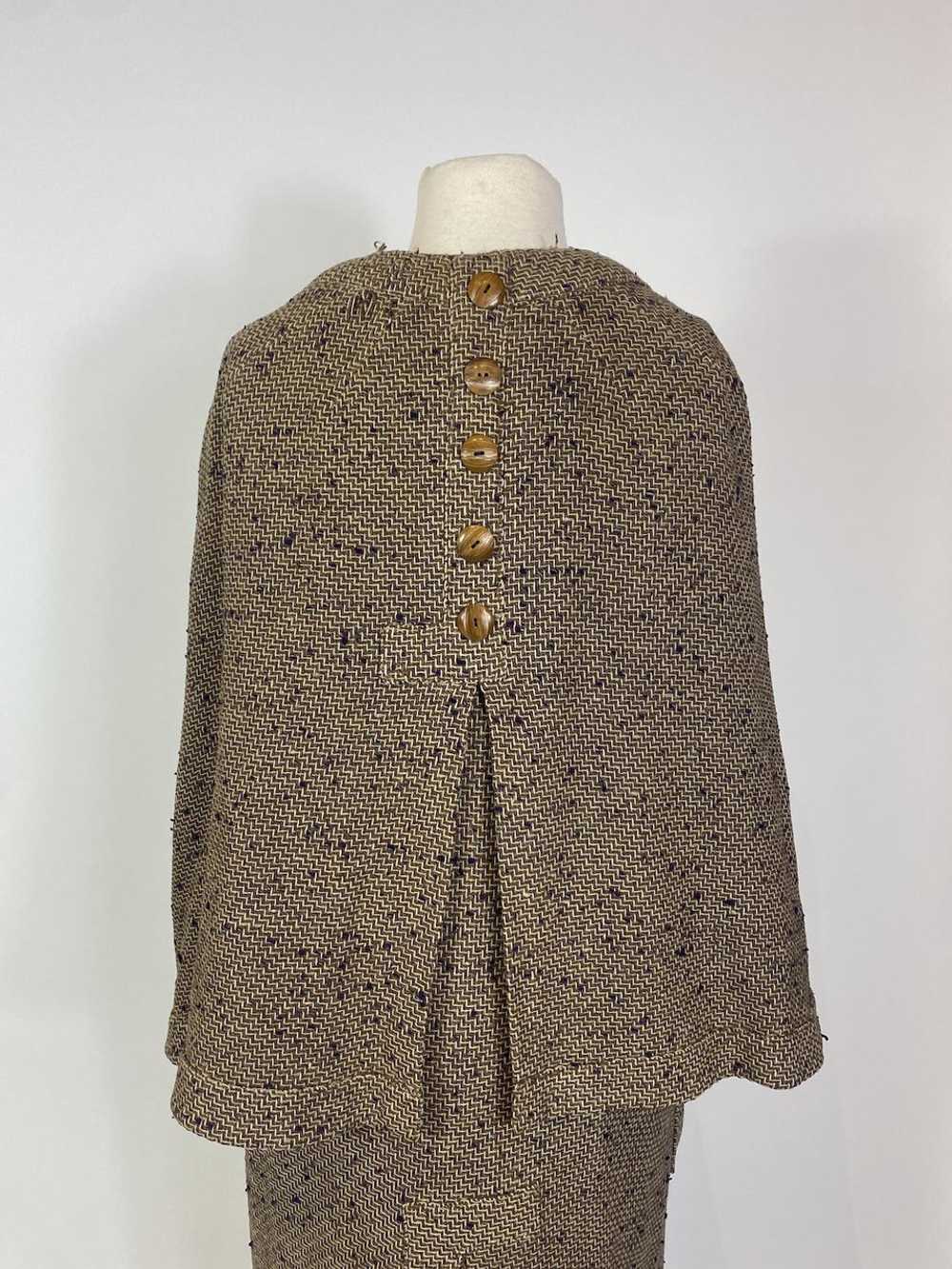 1920s Brown Herringbone Wool Tweed Cape and Hat S… - image 10