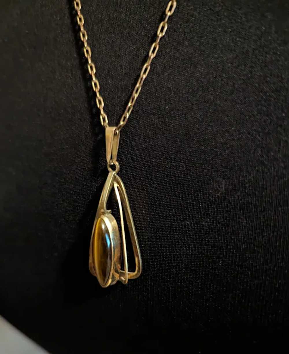 Mid Century Tiger's Eye Pendant Necklace - image 4