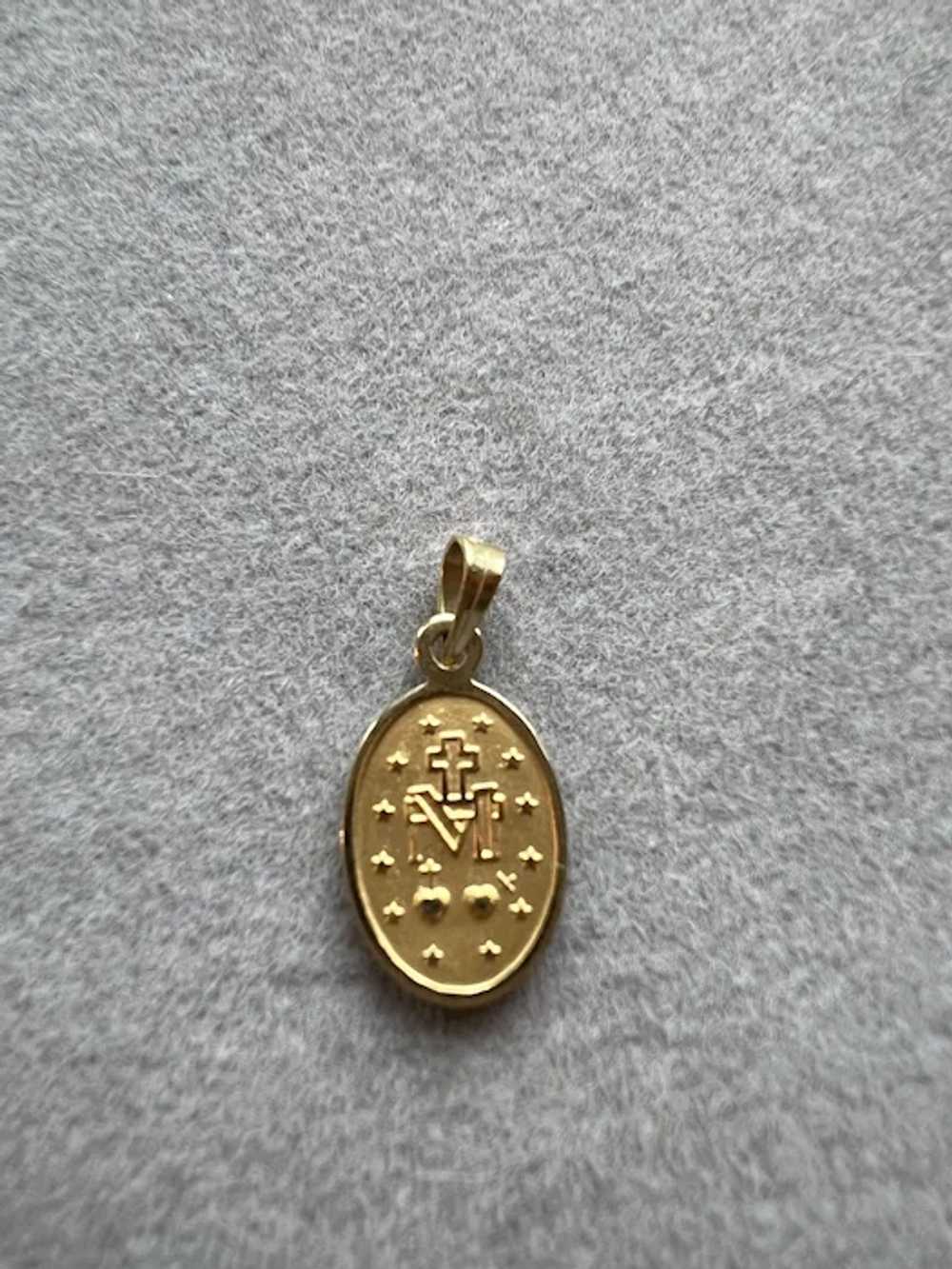 14k Yellow Gold Vintage Miraculous Medal Our Lady… - image 9