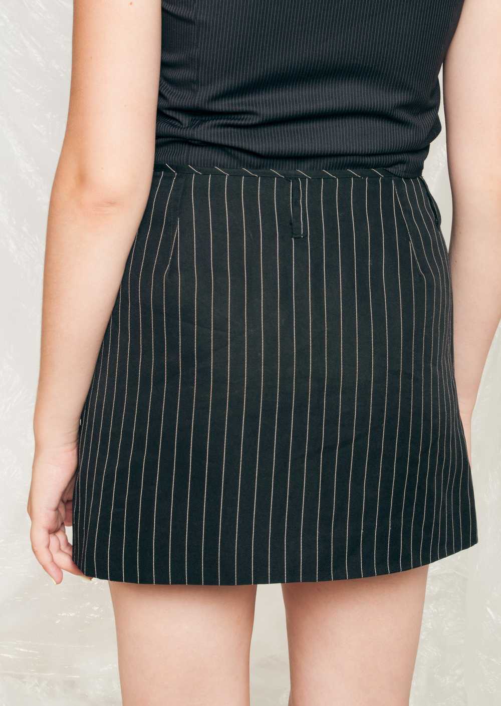 Vintage Skirt 90s Pinstriped High Waisted Mini in… - image 4