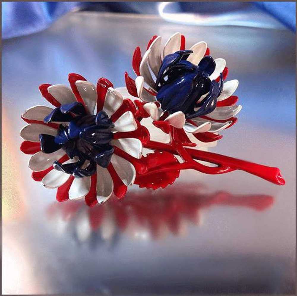 Patriotic Flower Pin Red White Blue 1950s Jewelry - image 3