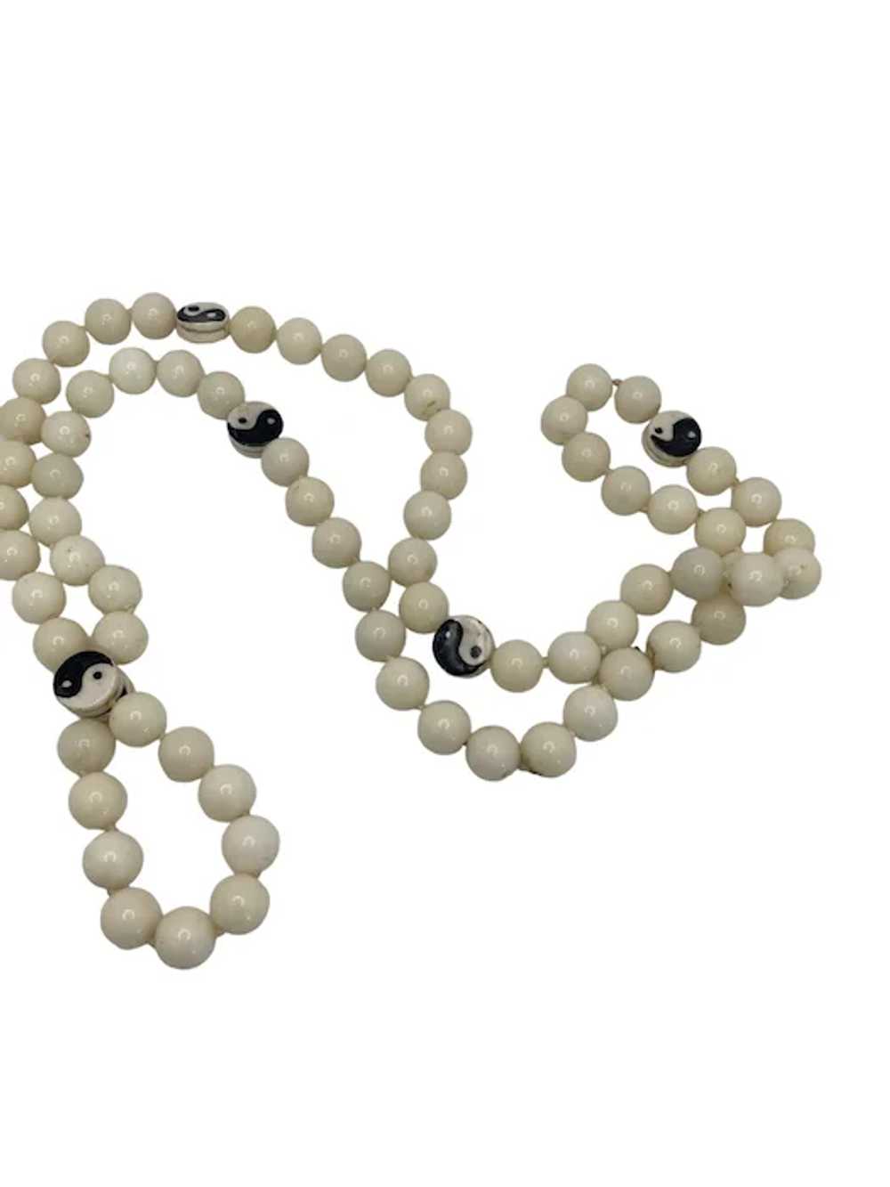 Vintage Chinese White Jade Bead Necklace - image 2