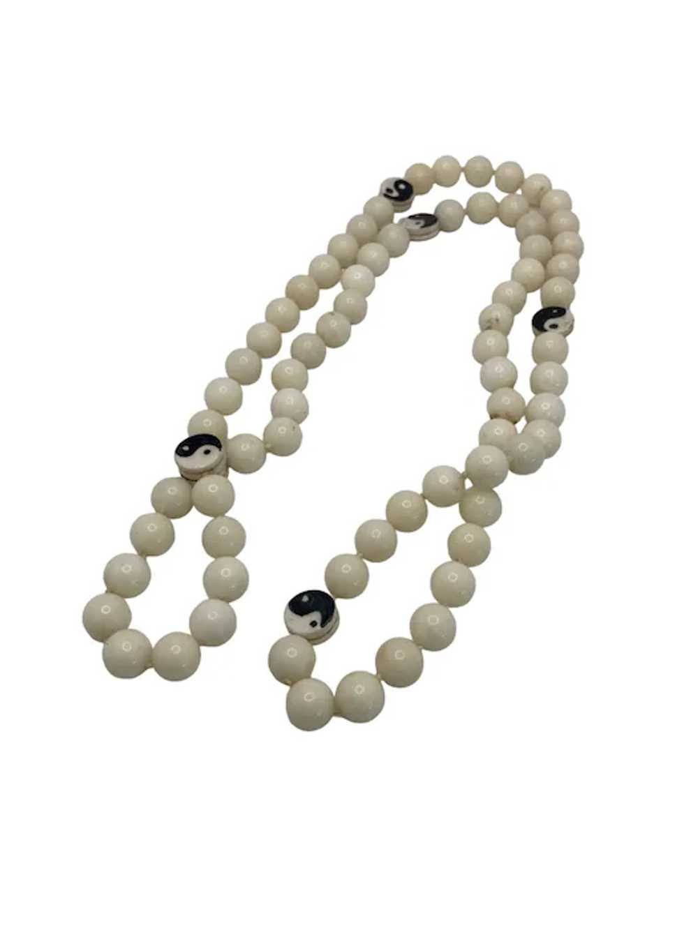 Vintage Chinese White Jade Bead Necklace - image 4