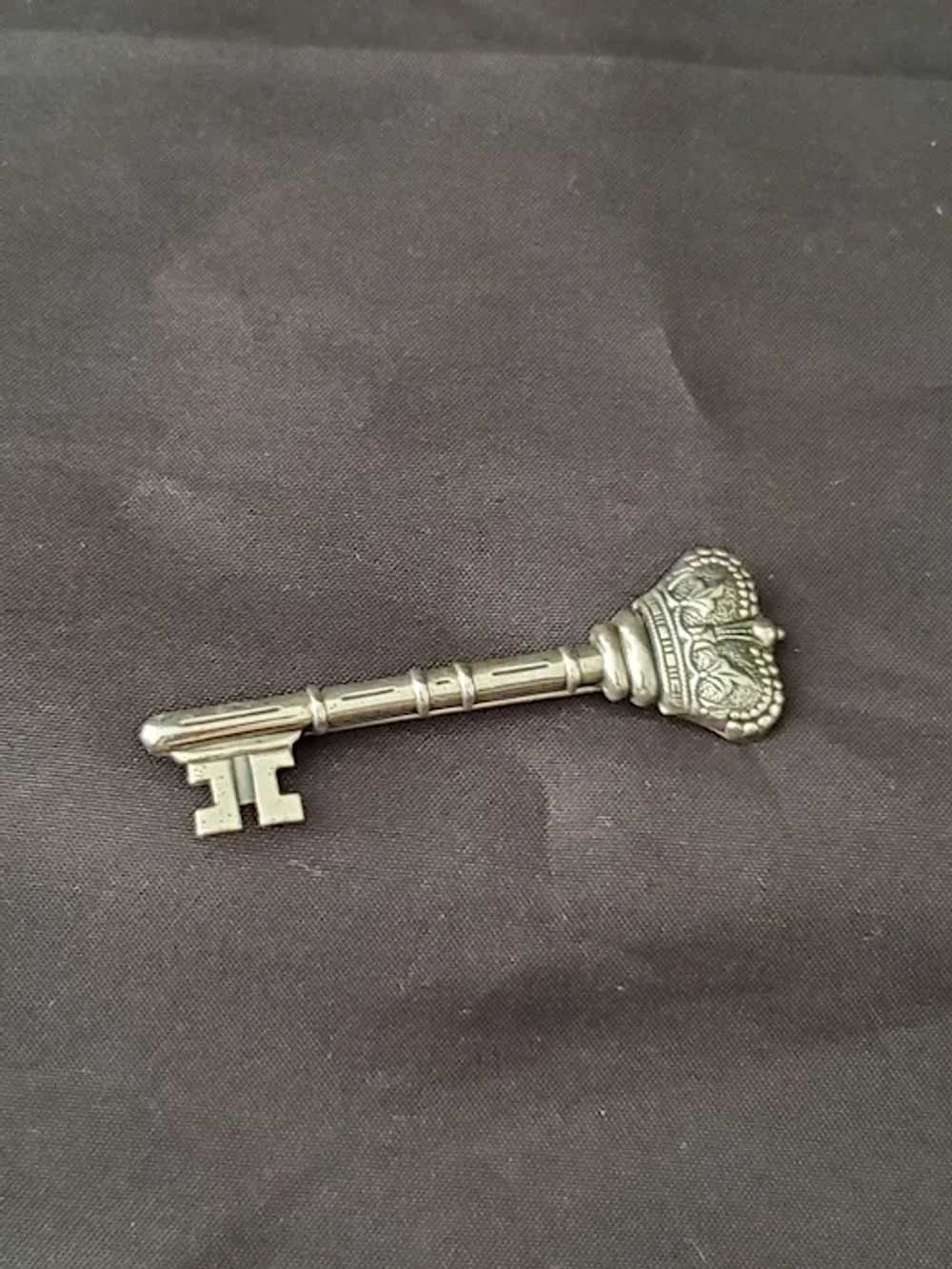 Sterling Silver Royal Crown and Key Pin - image 2