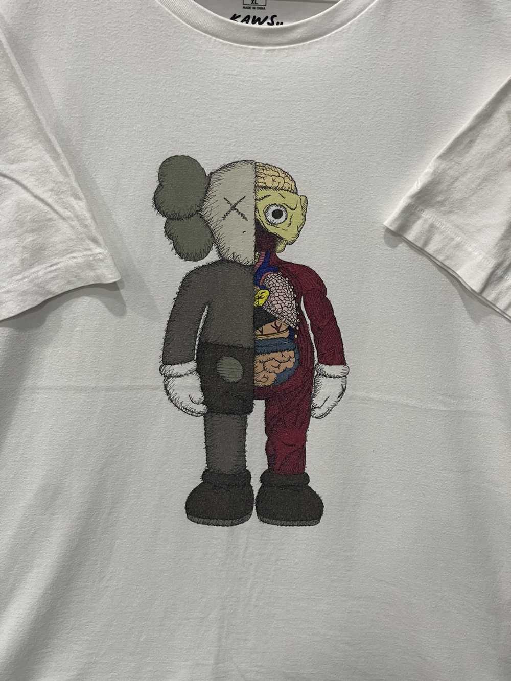 Kaws × Uniqlo RARE! Uniqlo x Kaws Tee - image 2