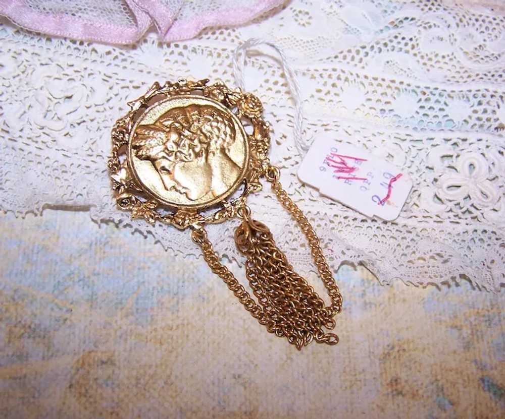 Unsigned Gold Tone Metal Costume Pin Brooch - Gre… - image 5