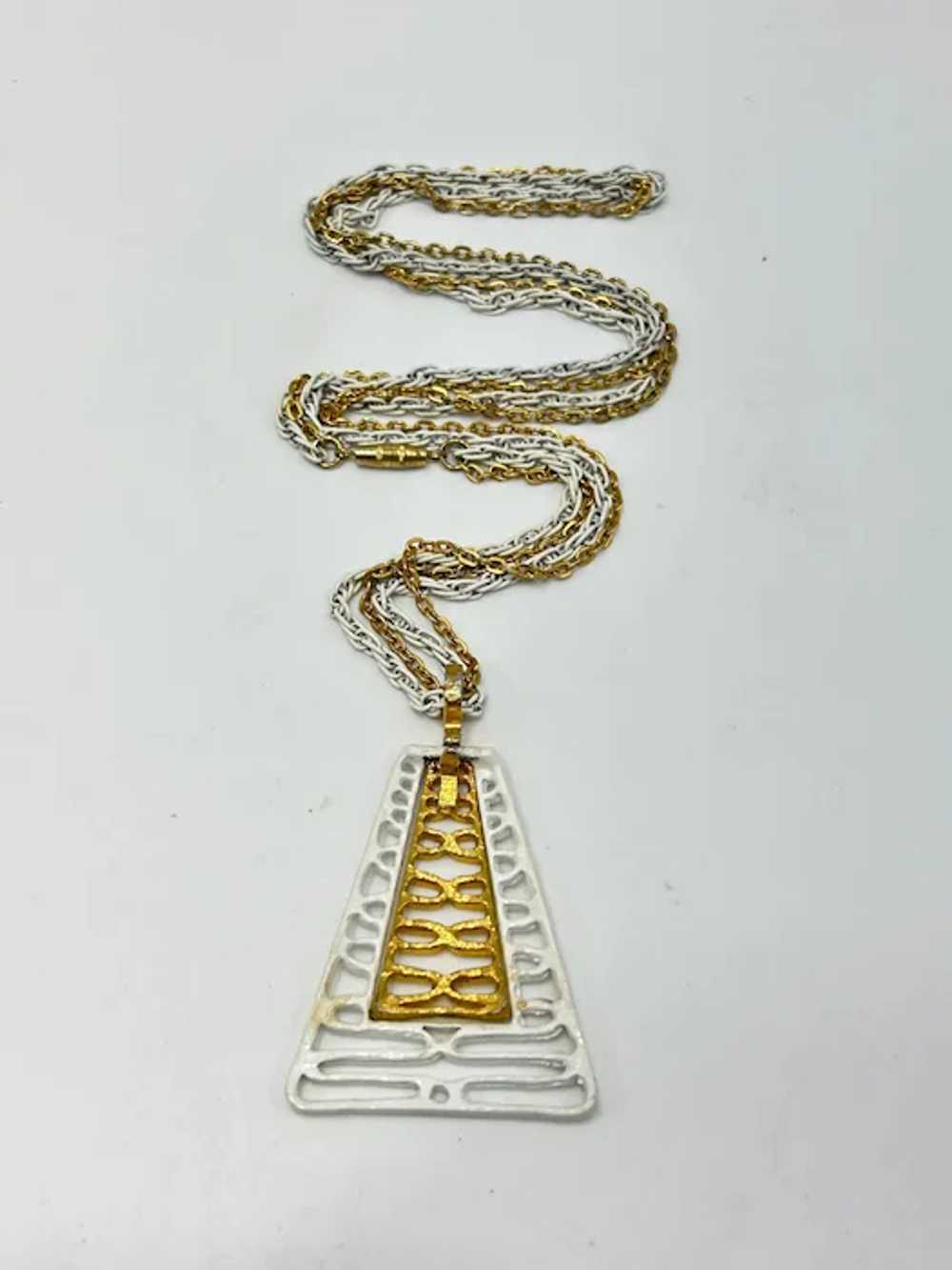 Vintage Gold Tone & White Enamel Necklace 70s Cos… - image 7