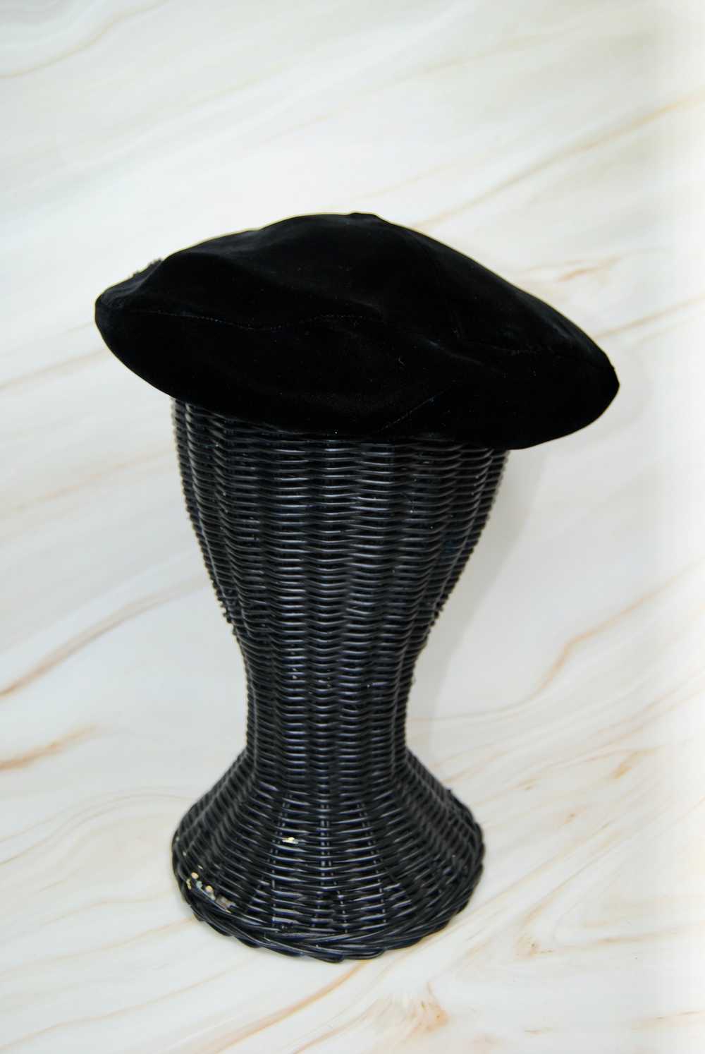 1960s Vintage Black Velveteen Beret - like Hat wi… - image 10