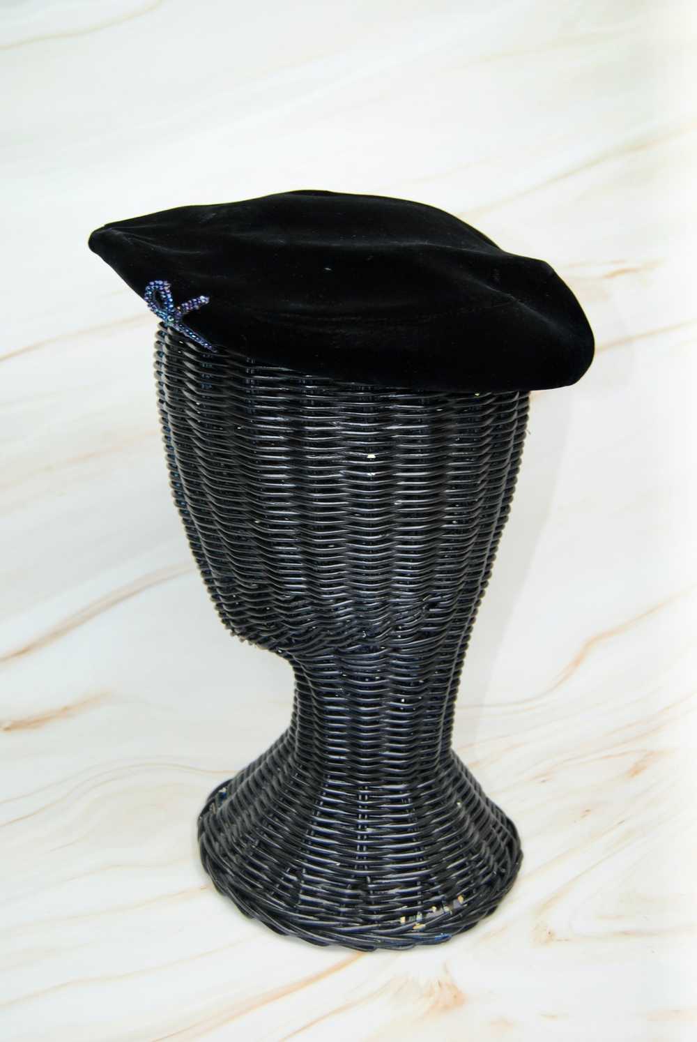 1960s Vintage Black Velveteen Beret - like Hat wi… - image 7