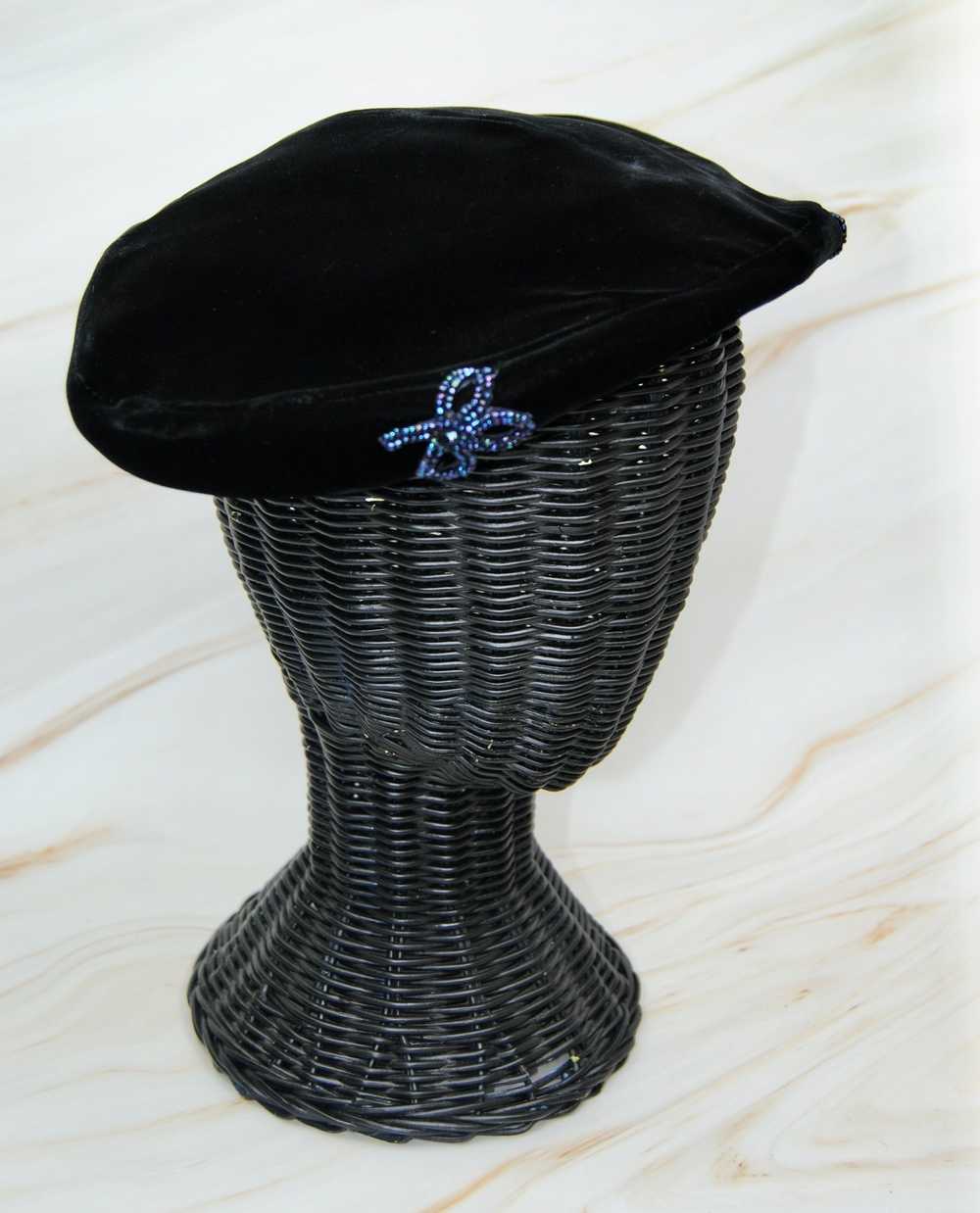 1960s Vintage Black Velveteen Beret - like Hat wi… - image 9