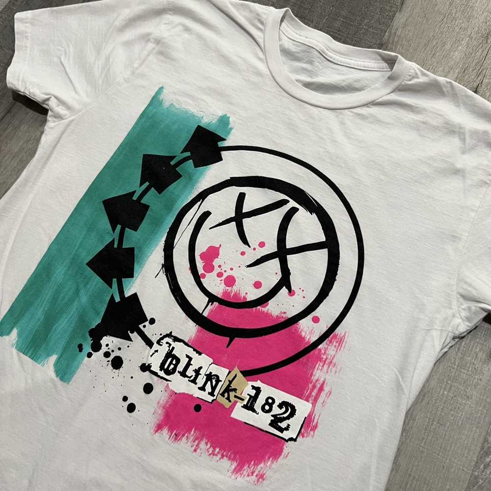 Band Tees Blink 182 White Smiley Face Logo Y2K Co… - image 2