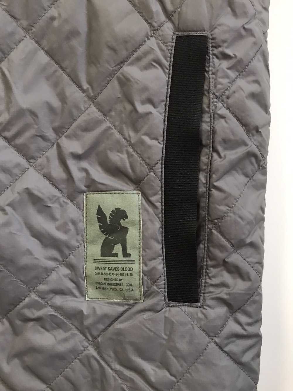 Chrome Industries Reversible Quilted Vest 3M Acce… - image 3