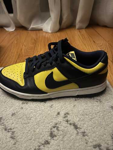 Nike Michigan Dunks