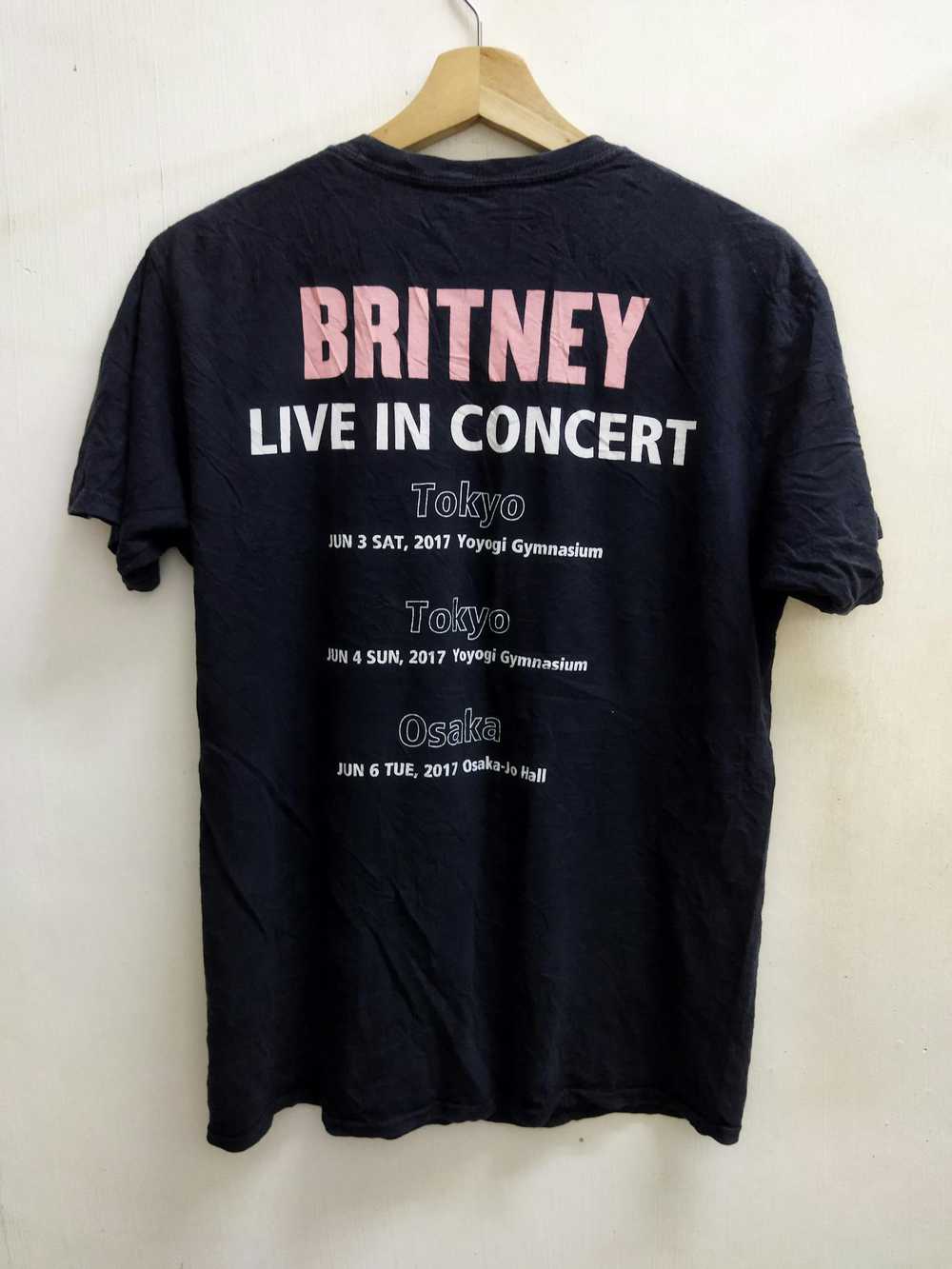 Band Tees Britney Spears Live In Concert 20018 To… - image 2