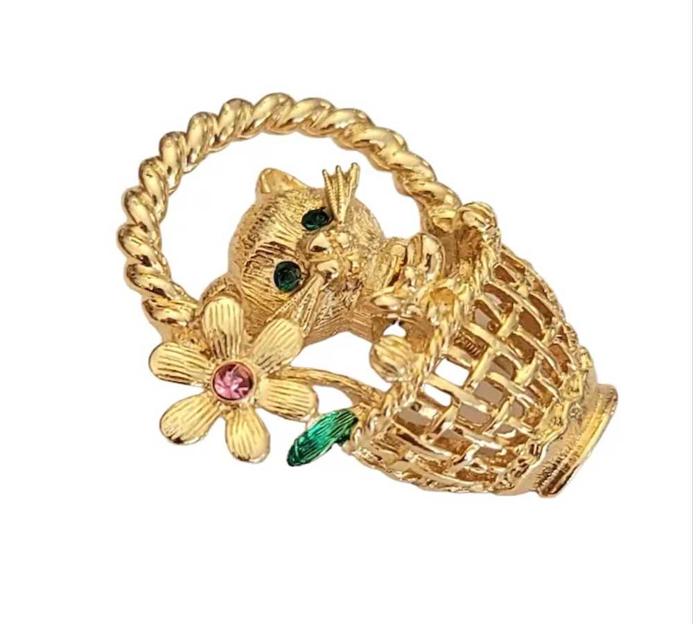 Trifari TM Gold Tone Cat On Basket Trembler Brooc… - image 3