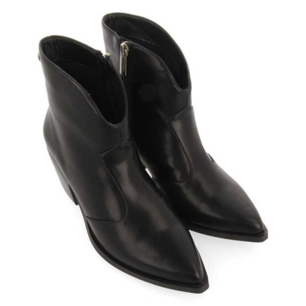 Gioseppo Vegan leather boots - image 3