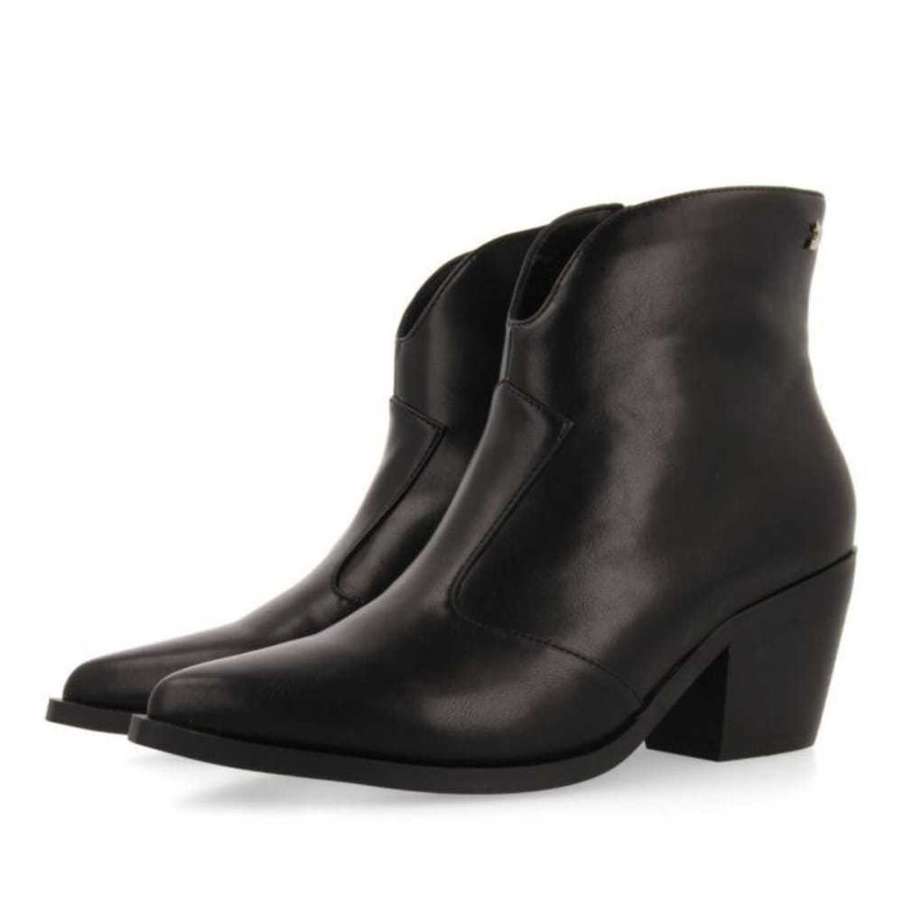 Gioseppo Vegan leather boots - image 4