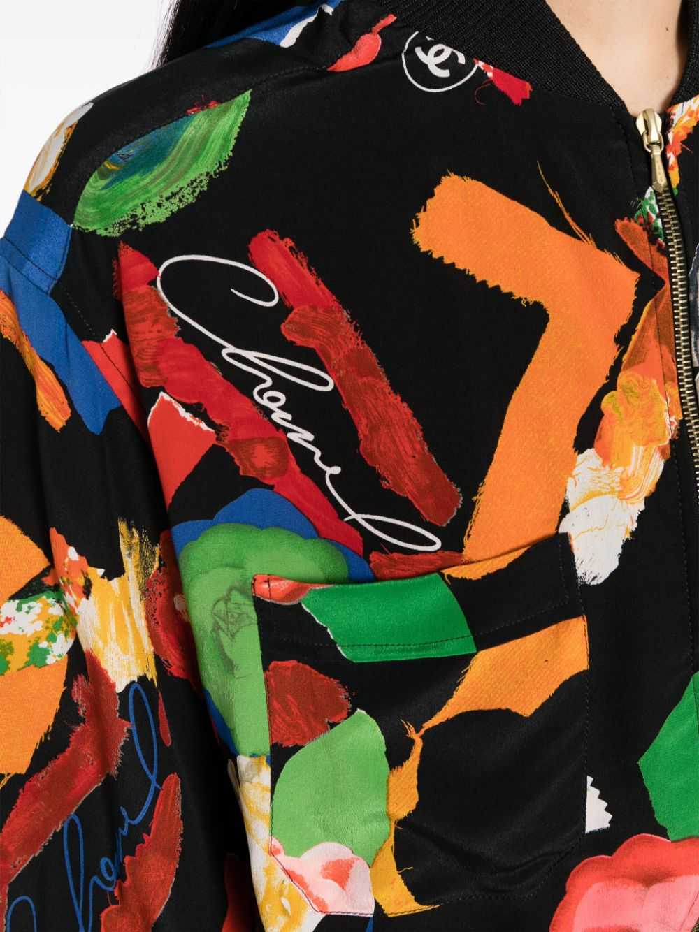 CHANEL Pre-Owned 1992 floral-print silk bomber ja… - image 5