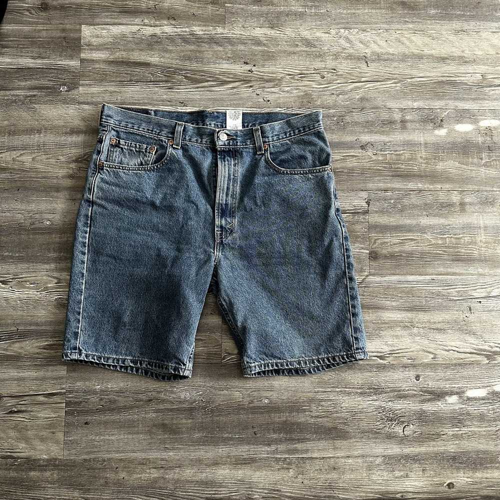 Levis 550 Mens 33x30* Shrunken Stone Wash Distressed Ripped