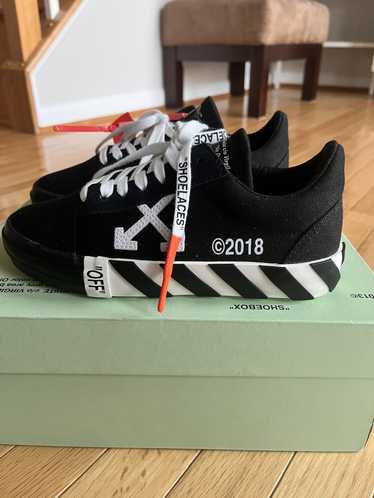 Off-White Low Vulcanized Logo-Appliquéd Rubber-Trimmed Textured-leather Sneakers - Black - 35