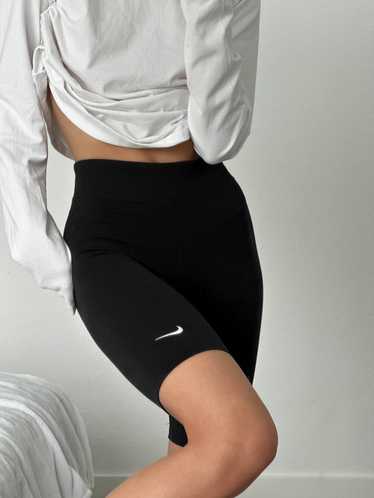 Nike Nike Women's Sportswear Essential Bike Shorts