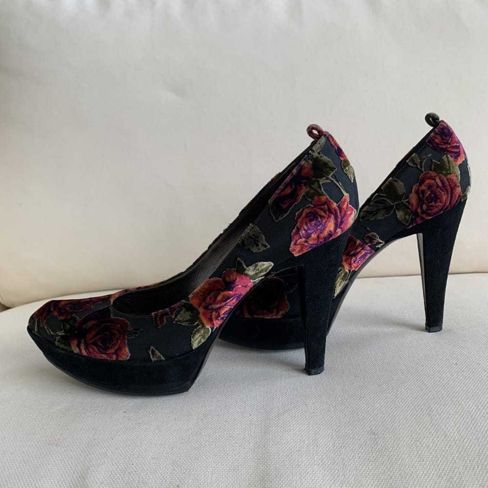 Casadei Velvet heels - image 8