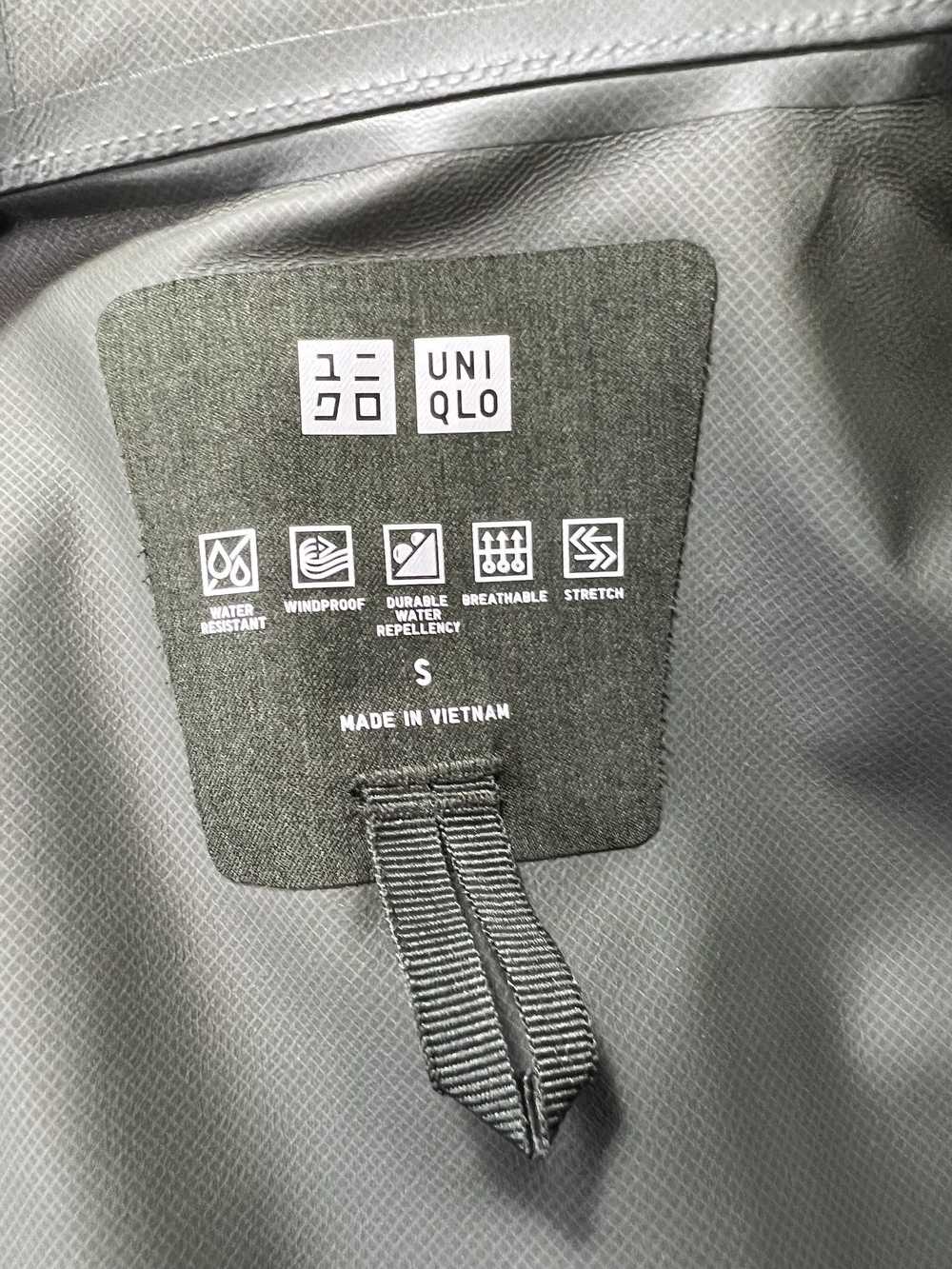 Uniqlo Uniqlo Men's Blocktech Rain Jacket - image 3