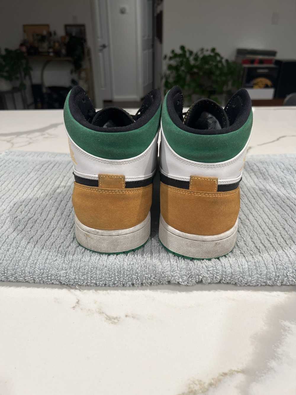 Jordan Brand Jordan brand 1 mid SE Oakland - image 2