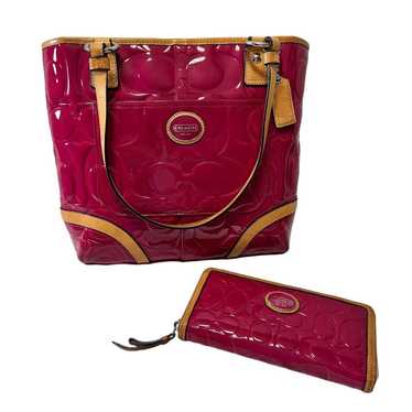 Coach Coach Peyton Patent Leather Purse Tote & Wa… - image 1