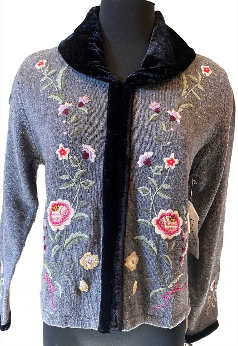 90s Vintage Floral Embroidery Cardigan with Velve… - image 2