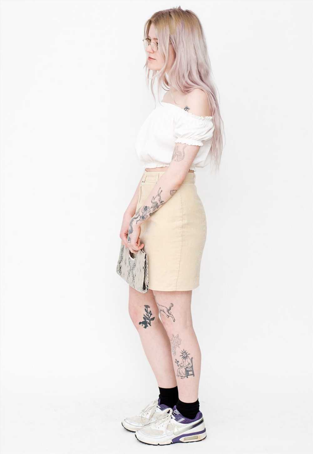 Vintage Y2K corduroy mini skirt in beige - image 2