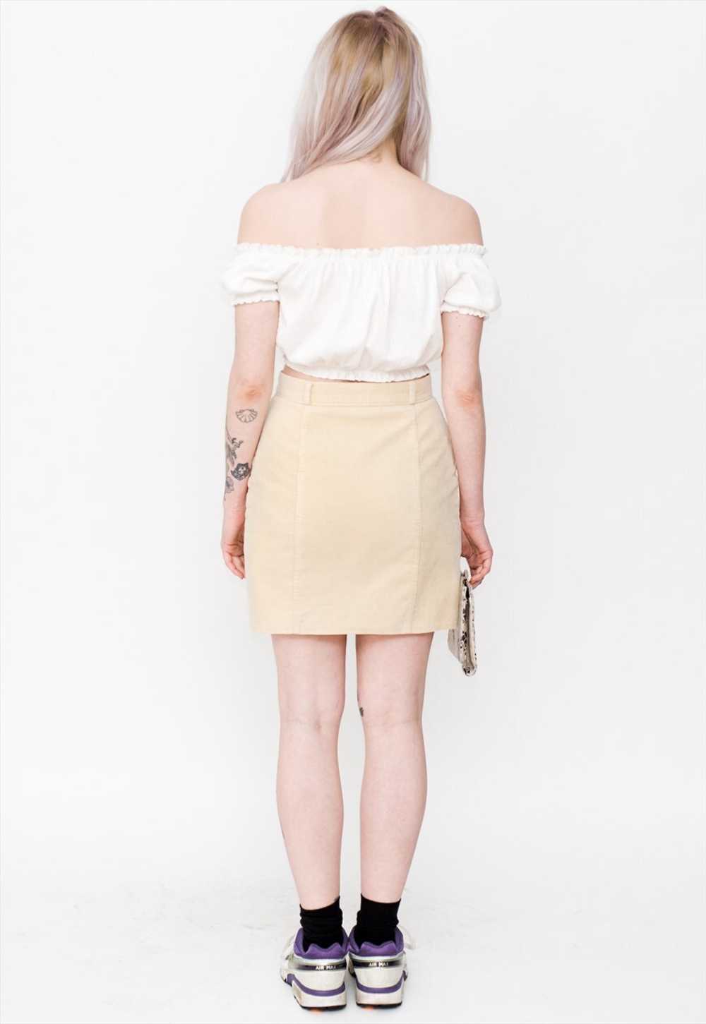 Vintage Y2K corduroy mini skirt in beige - image 3