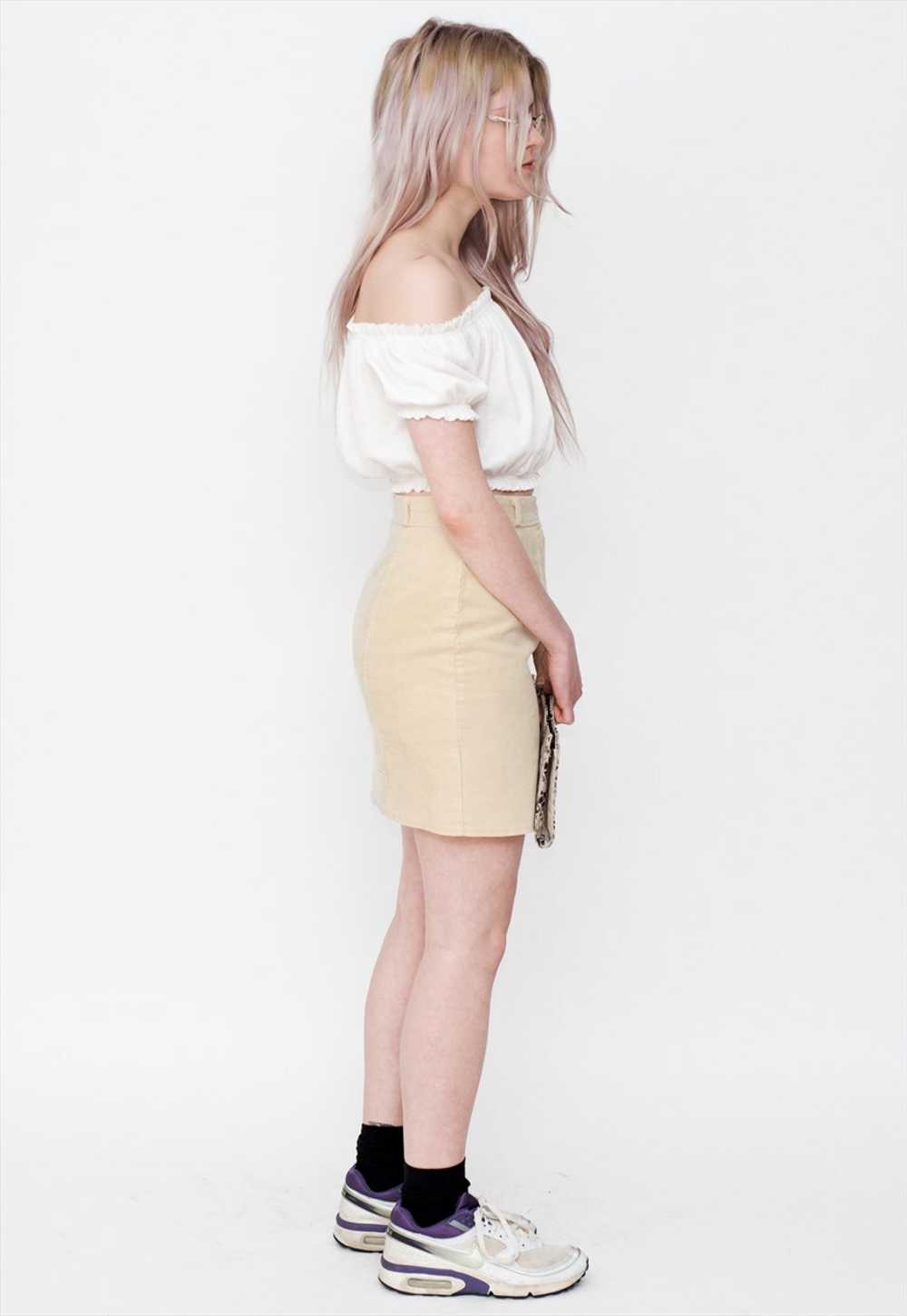Vintage Y2K corduroy mini skirt in beige - image 4
