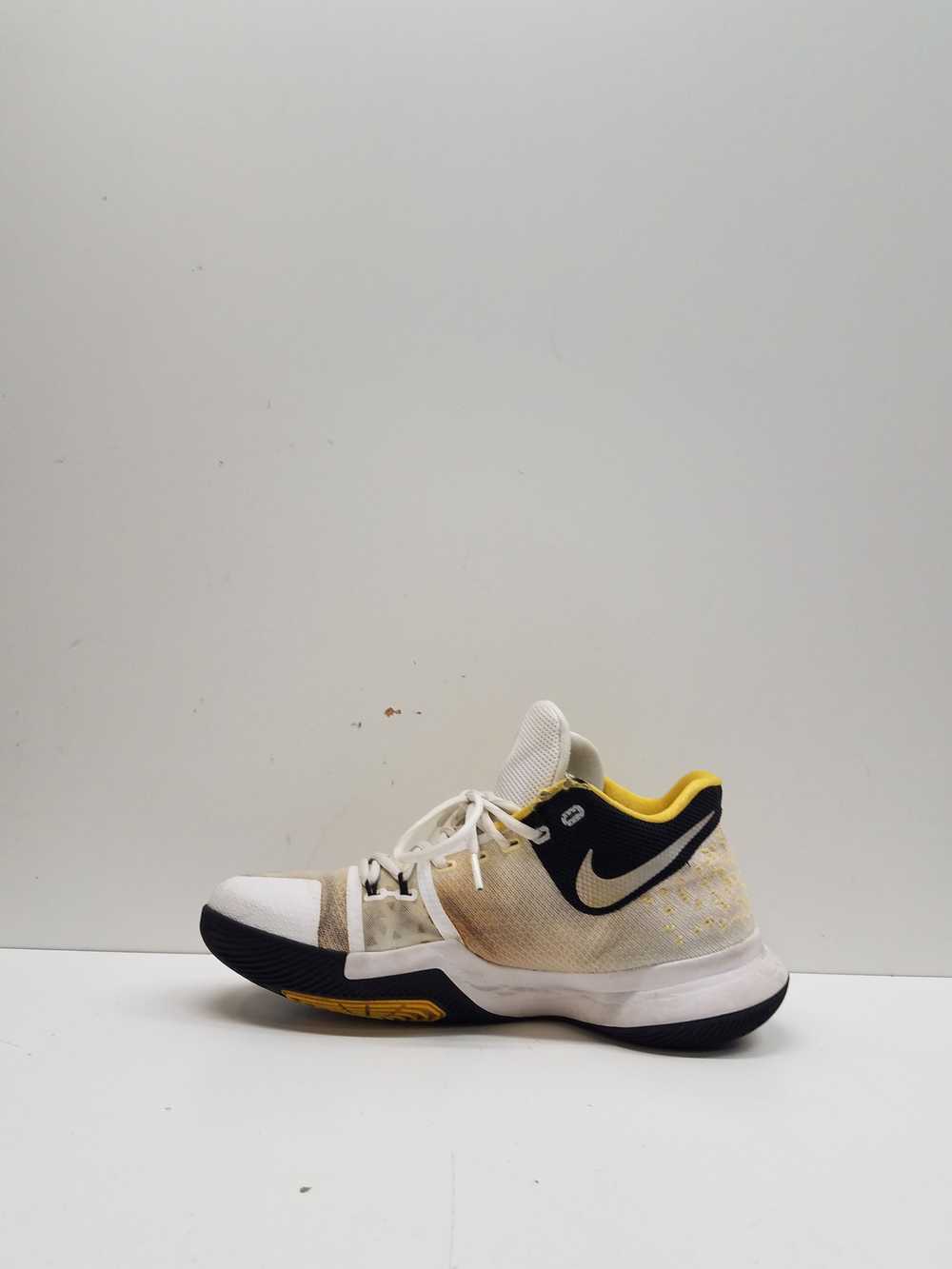 Nike Kyrie Basketball Shoes Men's - image 2