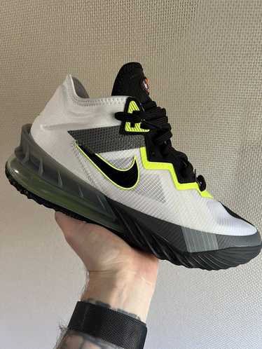 Nike Nike LeBron 18 Low Greedy - Like New